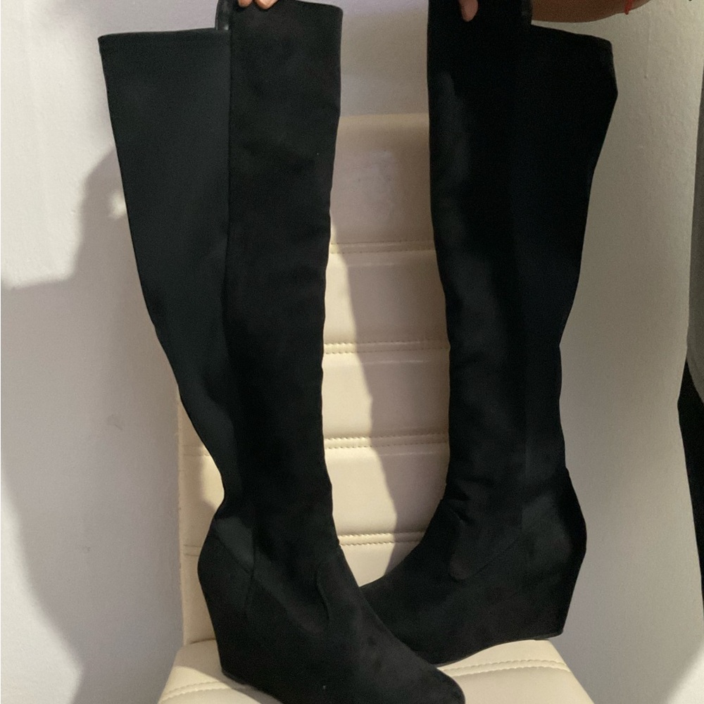 Women’s thigh high boots color black